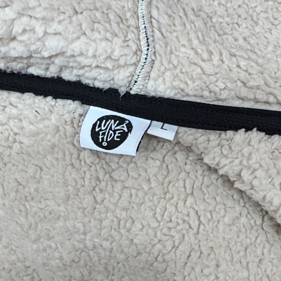 Luna Fide The Kali Cloak Luxurious Black and Gold Patterned for Men and Woman - Picture 14 of 16